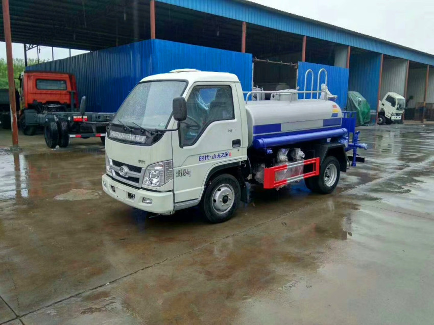 �����О�ˮ܇�N���������О�ˮ܇�S��ֱ�N���������F(tu��n)