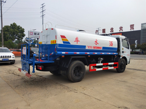 8方灑水車(chē) 8方灑水車(chē)