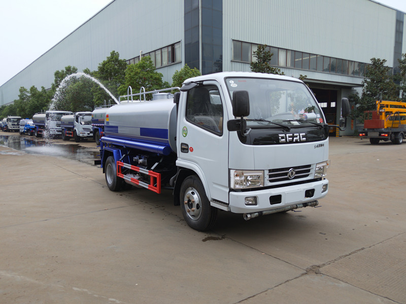 ���ϑ��|�LС��������ˮ܇�����X ����ˮ܇�S��ֱ�N-�|�L��܇�W