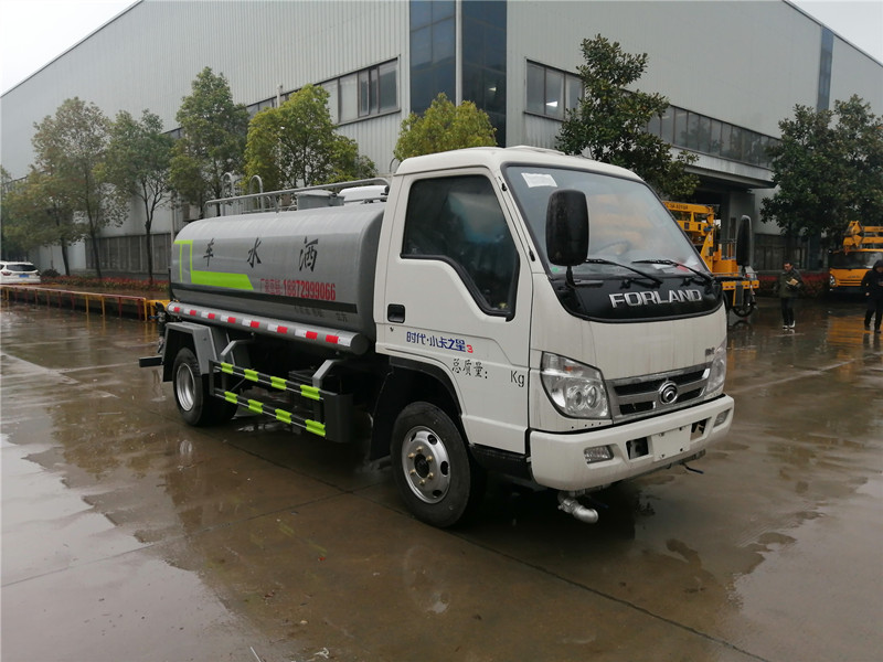 5噸灑水車 5噸灑水車