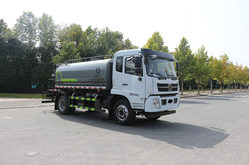 東風(fēng)灑水車 東風(fēng)灑水車