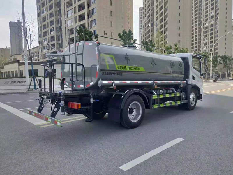 東風(fēng)華神8噸灑水車(chē) 東風(fēng)華神8噸灑水車(chē)