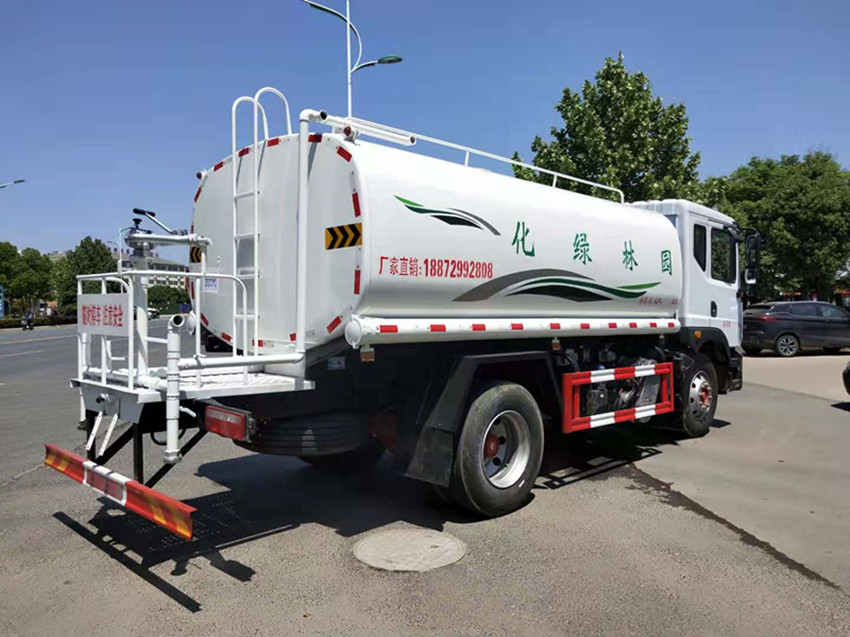 十二方灑水車 十二方灑水車