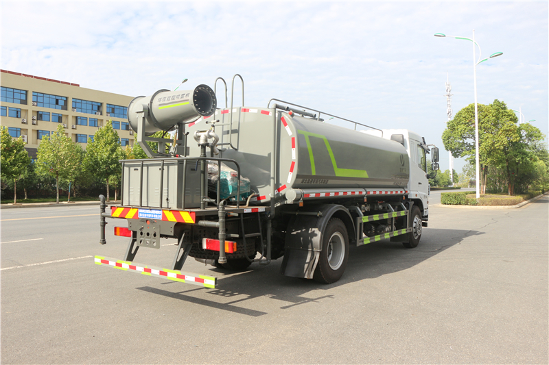 12方灑水車 12方灑水車