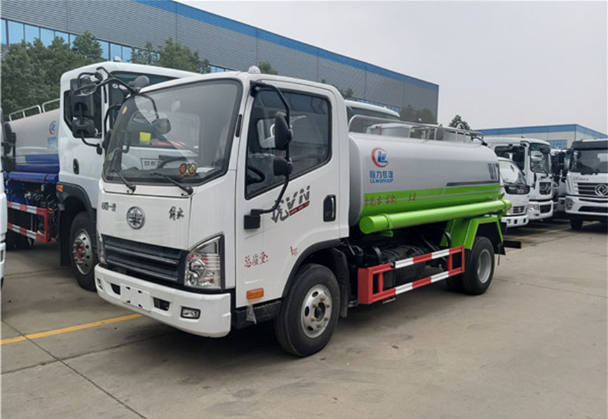 解放5噸灑水車