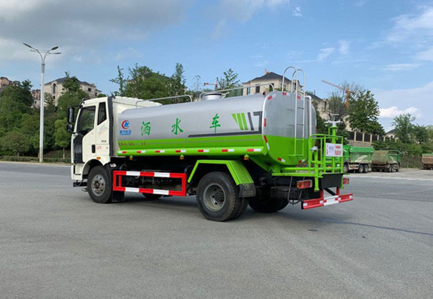 一汽解放12噸國(guó)六灑水車圖片后面圖