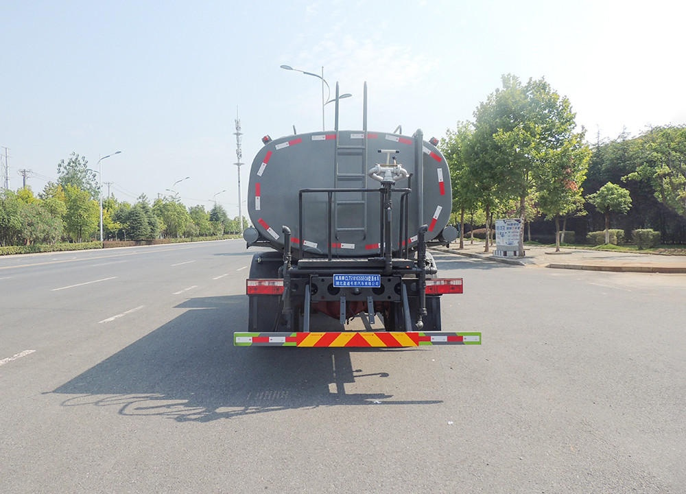 東風(fēng)D9灑水車